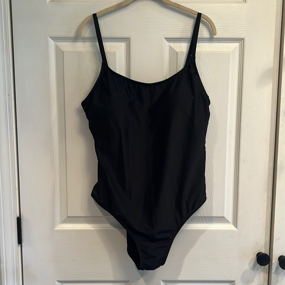 Hurley brand size XXL 1-piece bathing suit